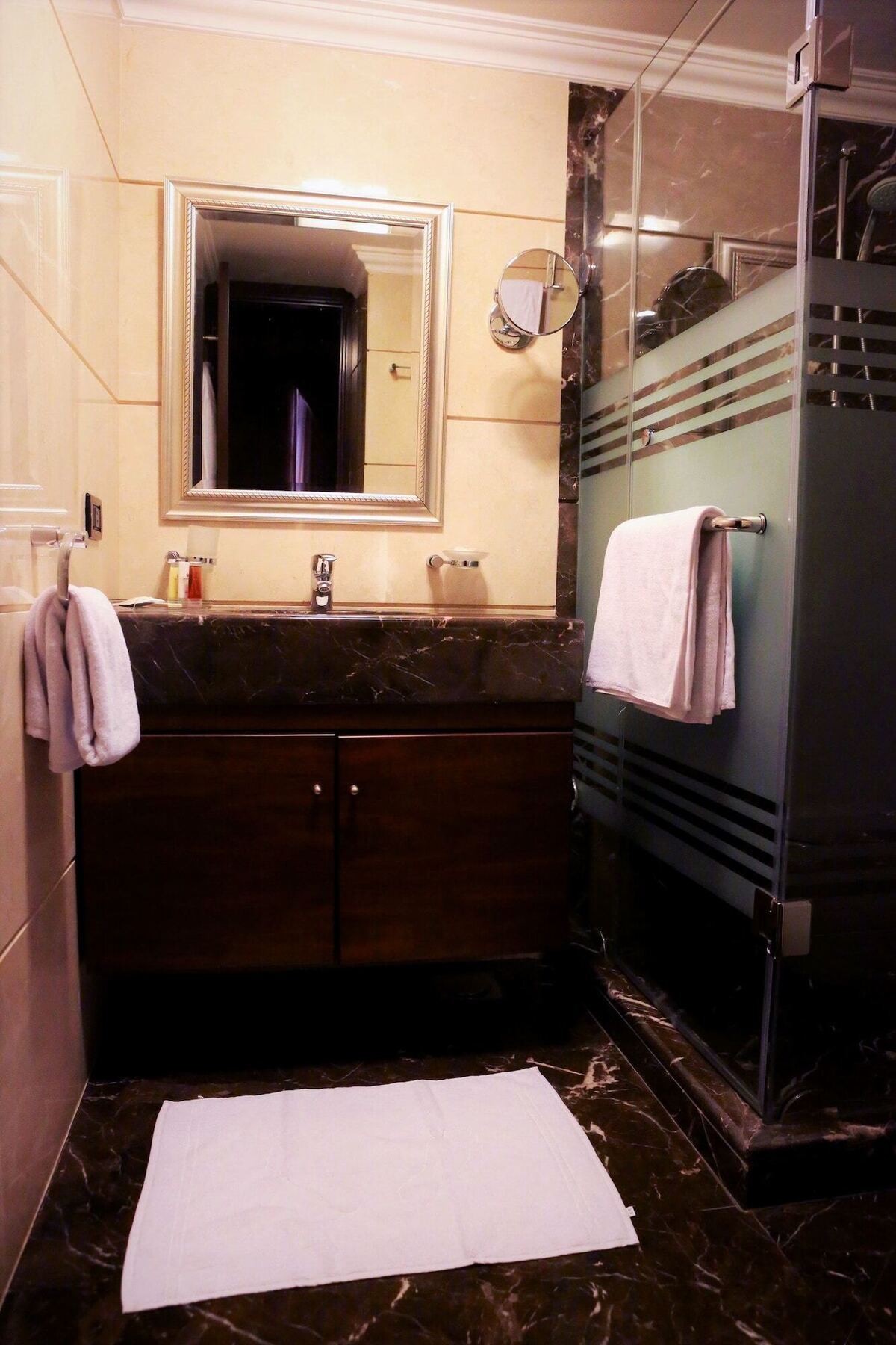 إمبريال سويتس 4*