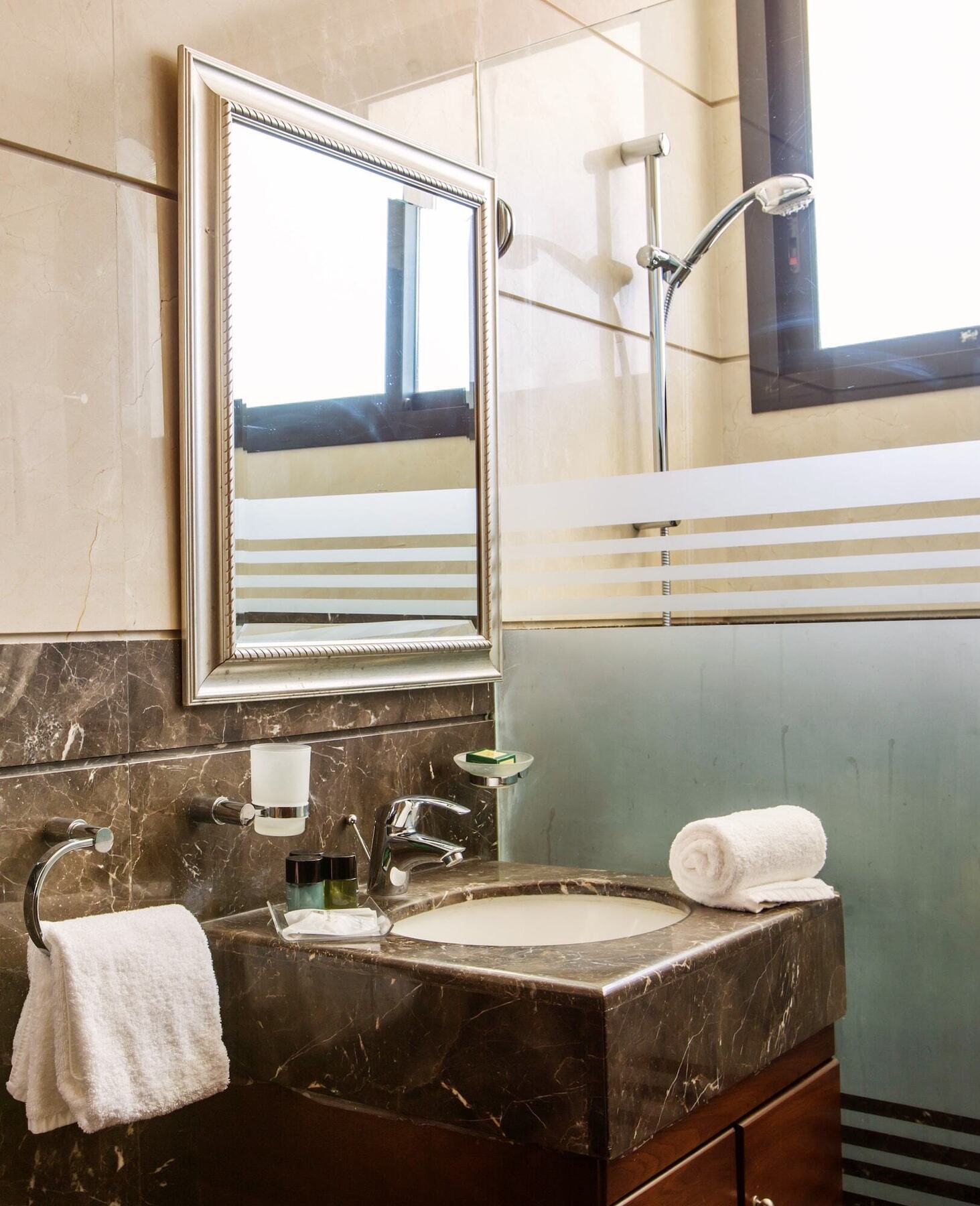 إمبريال سويتس 4*